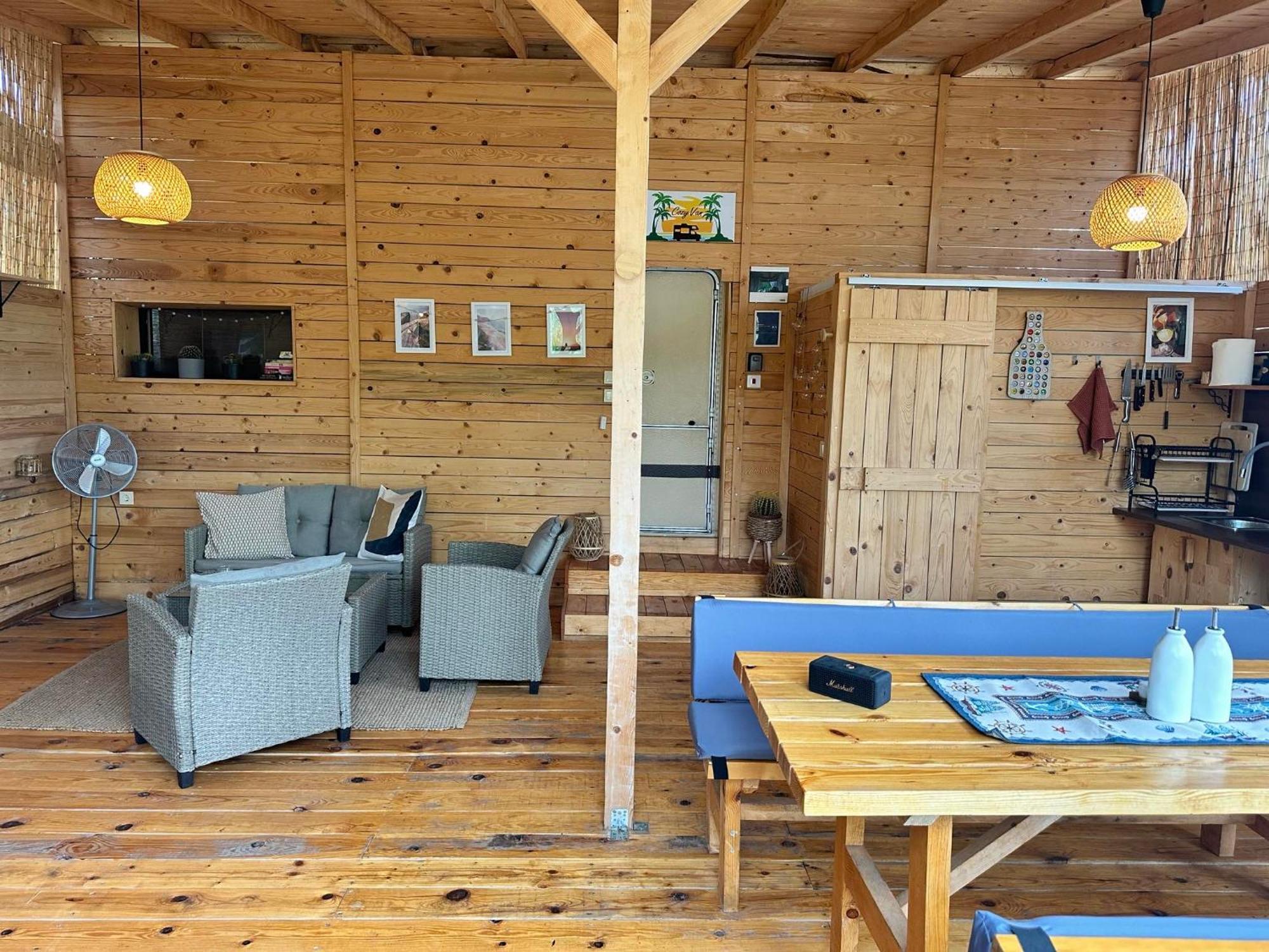 Cozyvan Каравана Под Наем Hotel โซโซโปล ภายนอก รูปภาพ