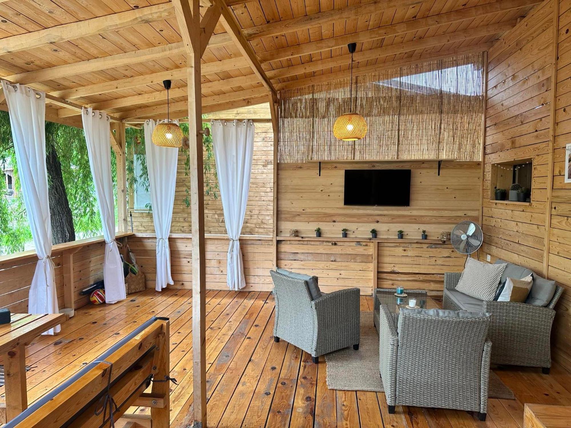 Cozyvan Каравана Под Наем Hotel โซโซโปล ภายนอก รูปภาพ